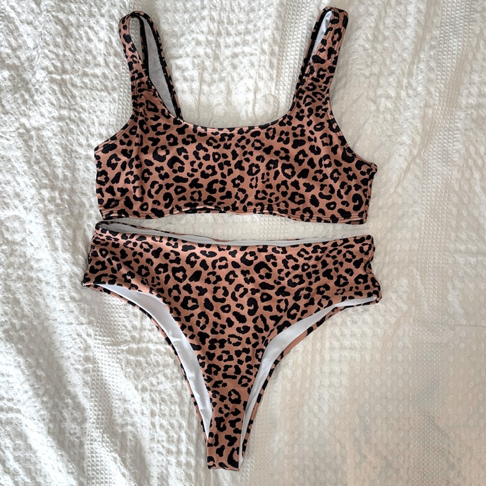 SHEIN (L) Leopard print bikini  Top and bottoms.